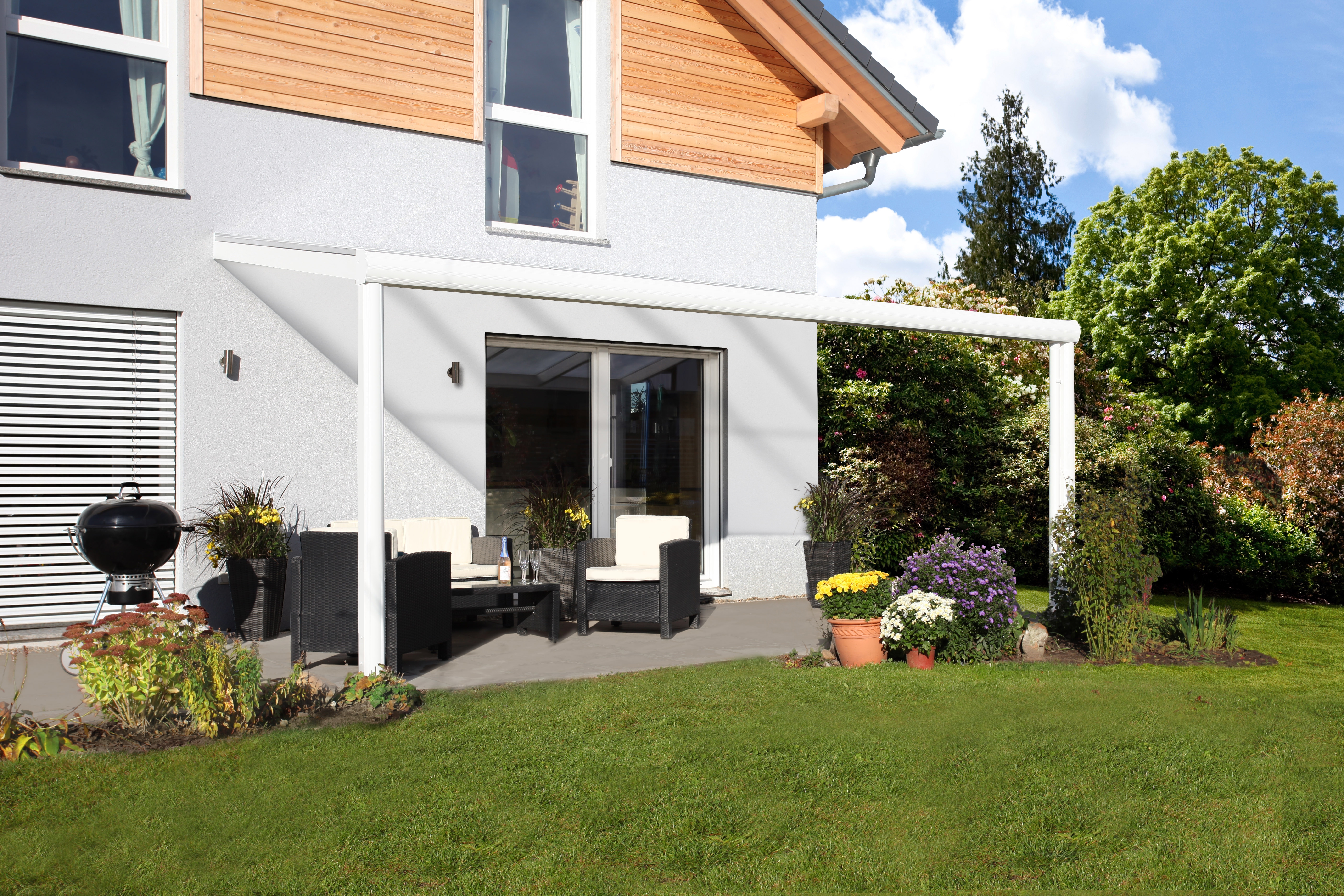 Skan Holz Aluminium Terrassenüberdachung Modena Breite 541 cm mit Echtglas-Dach