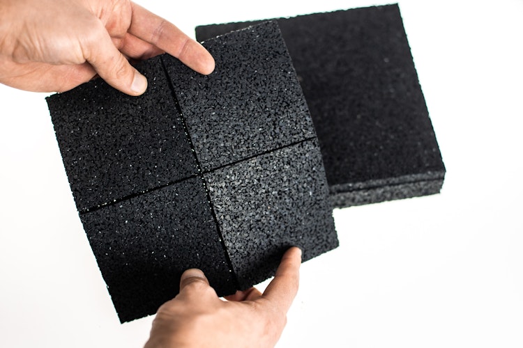 Feuchtigkeitssperre / Gummigranulat Unterleg-Pads für Gartenhäuser 48 Stück