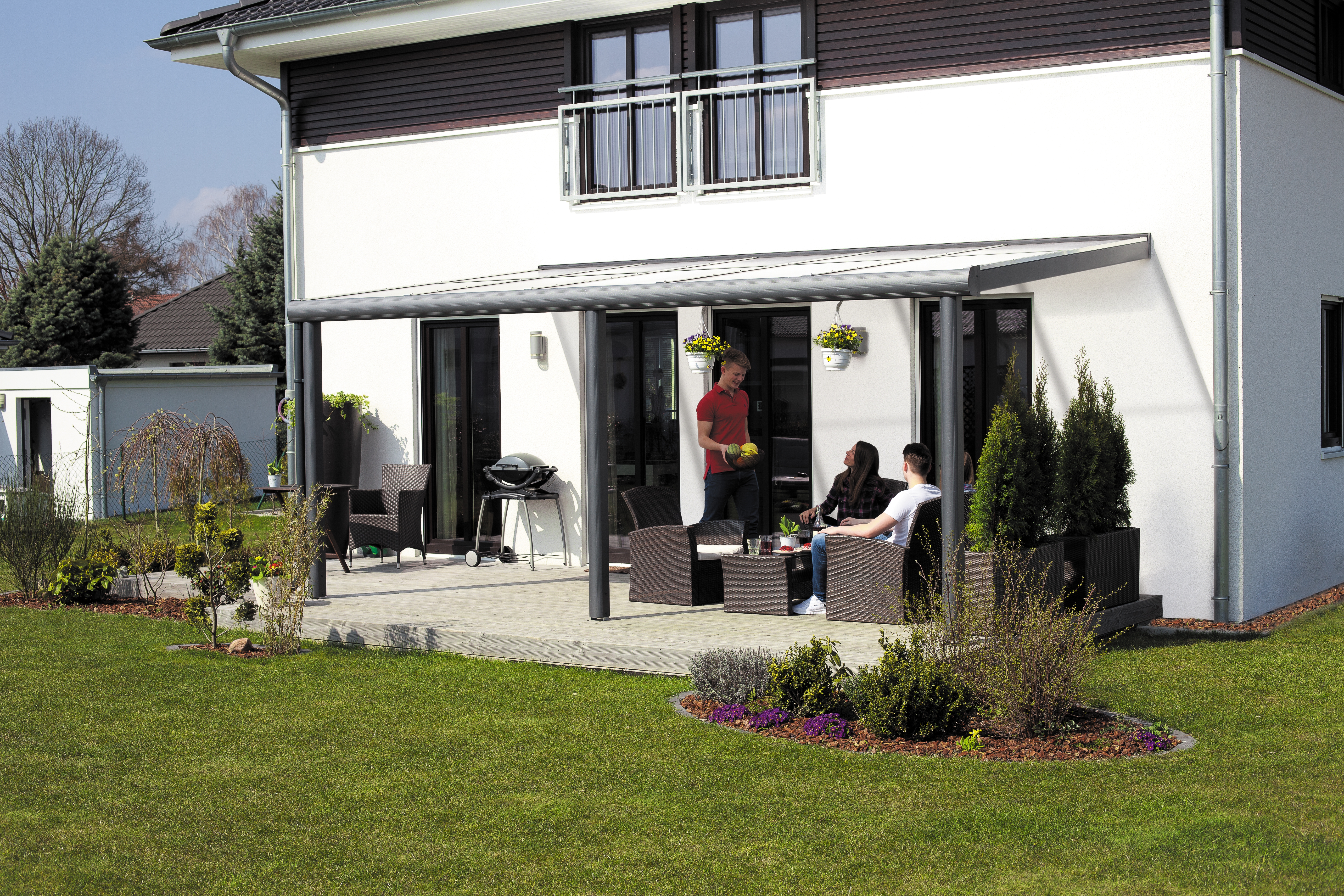 Skan Holz Aluminium Terrassenüberdachung Monza Breite 434 cm mit Echtglas-Dach